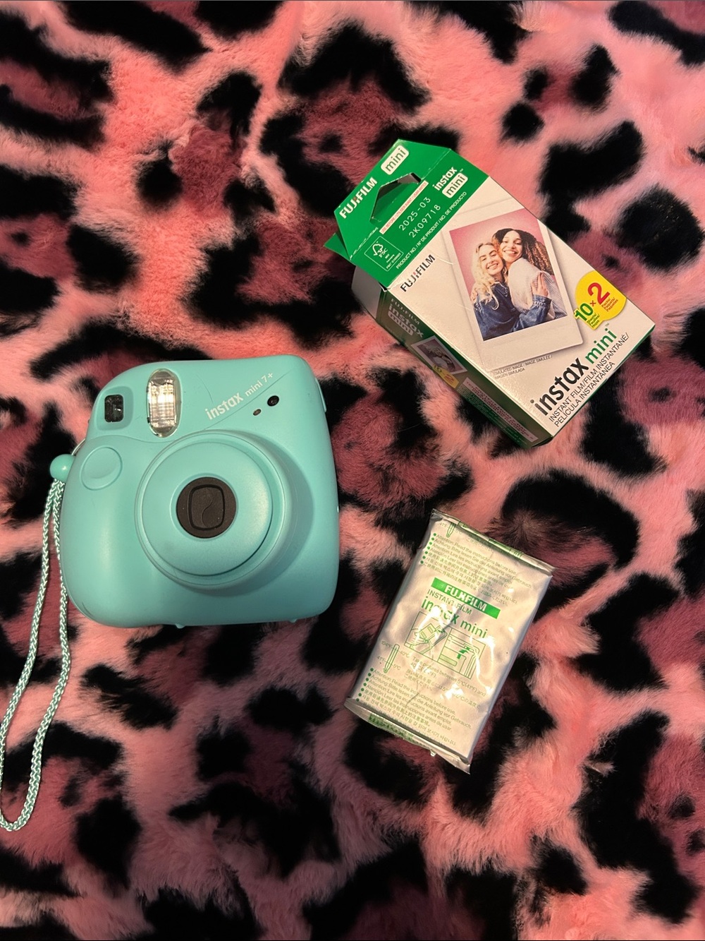 Fujifilm Instax Mini 7S Instant Camera in Aqua Blue with Film